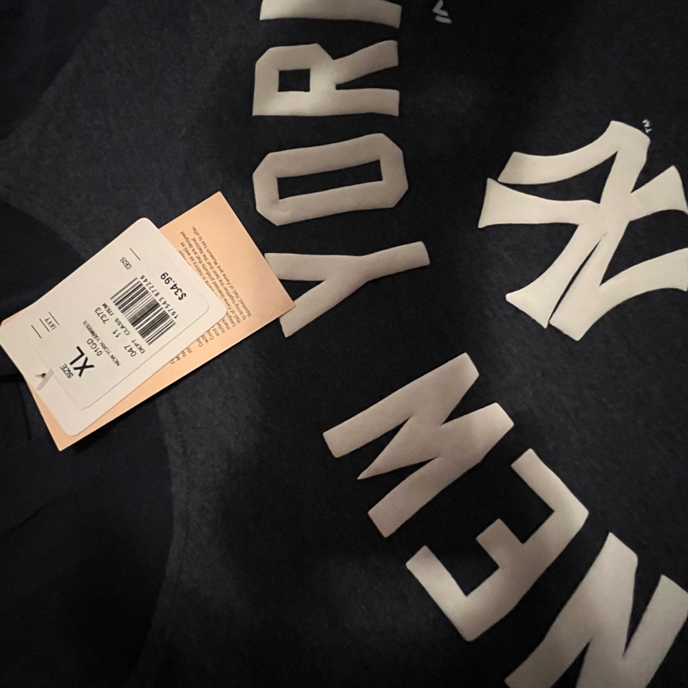 New York Yankees Black Graphic Tee